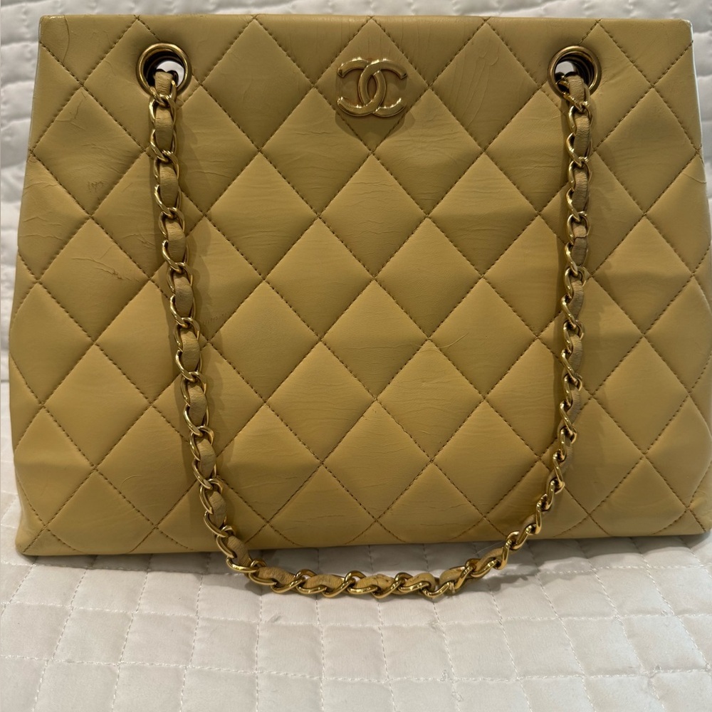 Chanel Beige Quilted vintage shoulder bag authentic